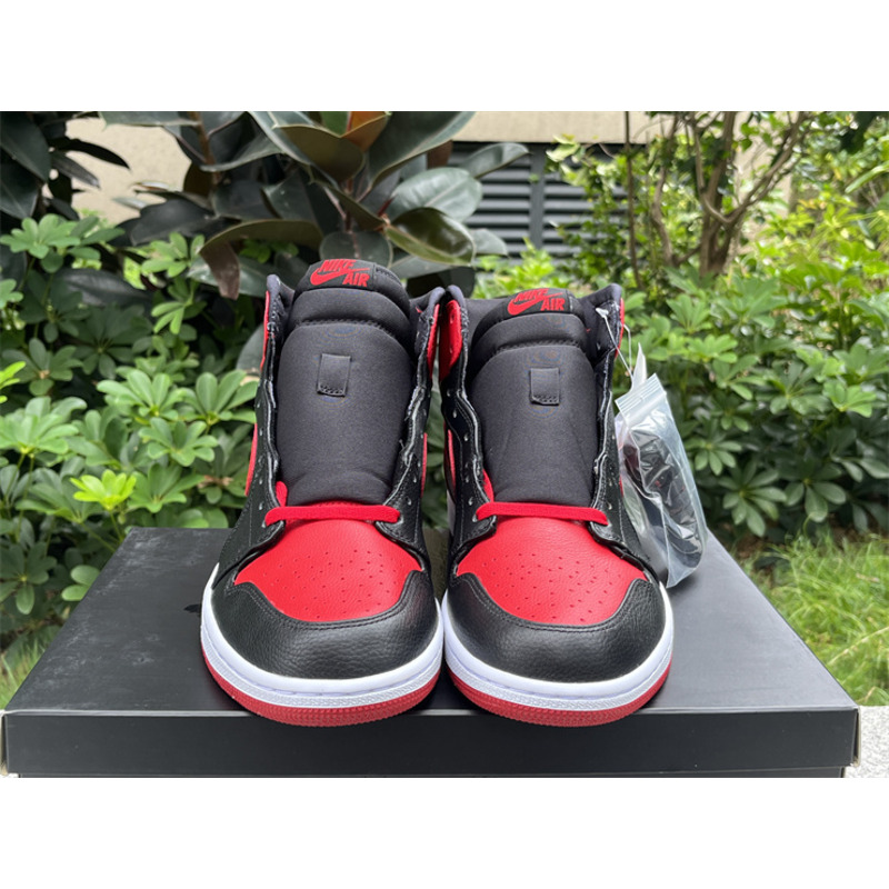 Air Jordan 1 Retro High OG Sneakers Banned/Bred