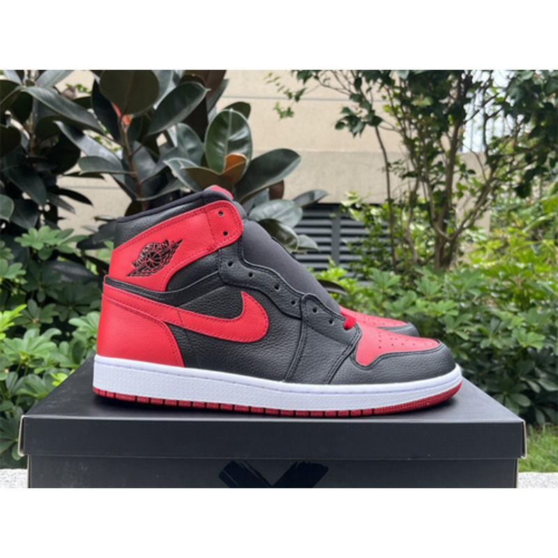 Air Jordan 1 Retro High OG Sneakers Banned/Bred