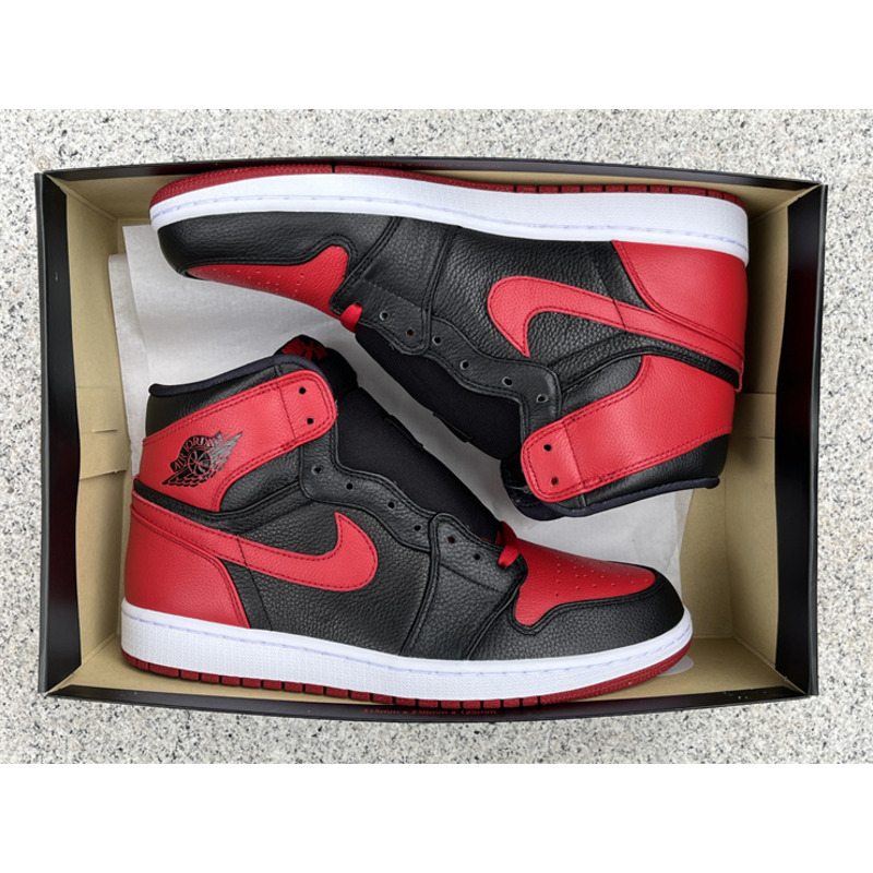 Air Jordan 1 Retro High OG Sneakers Banned/Bred