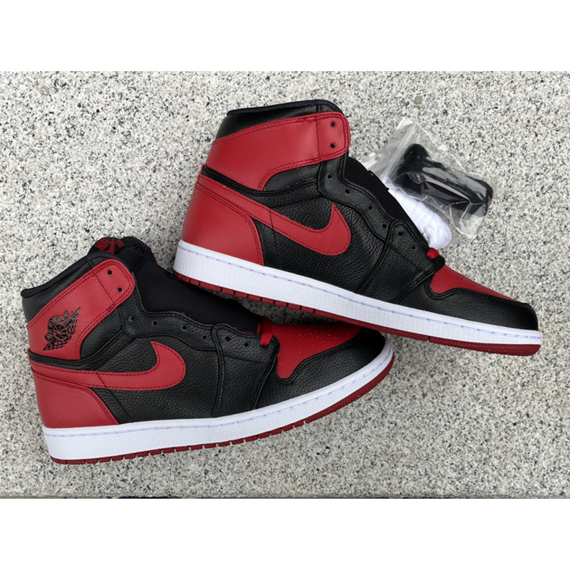 Air Jordan 1 Retro High OG Sneakers Banned/Bred