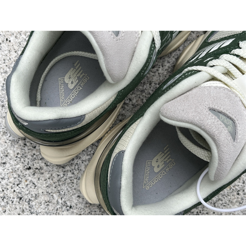 New Balance 9060 Sneakers Green