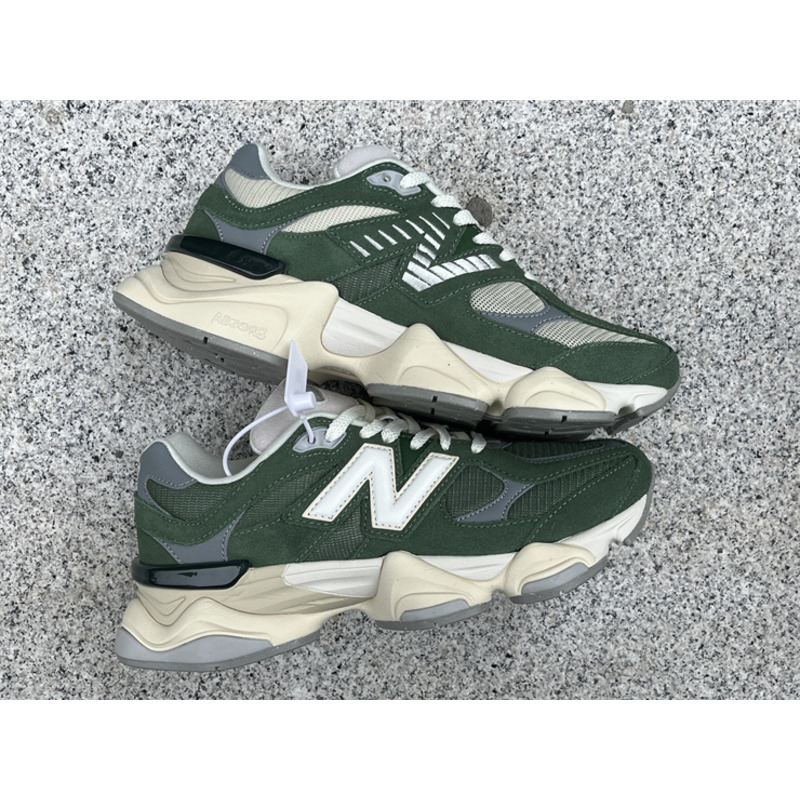 New Balance 9060 Sneakers Green