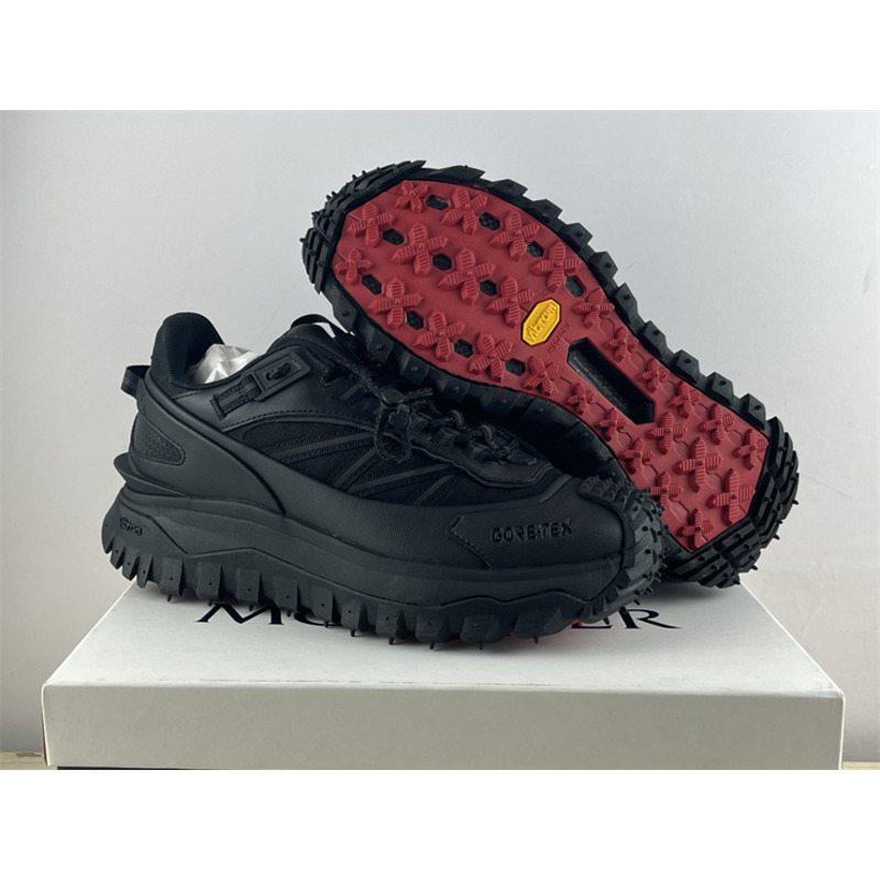 Moncler Trailgrip Gore-Tex Black