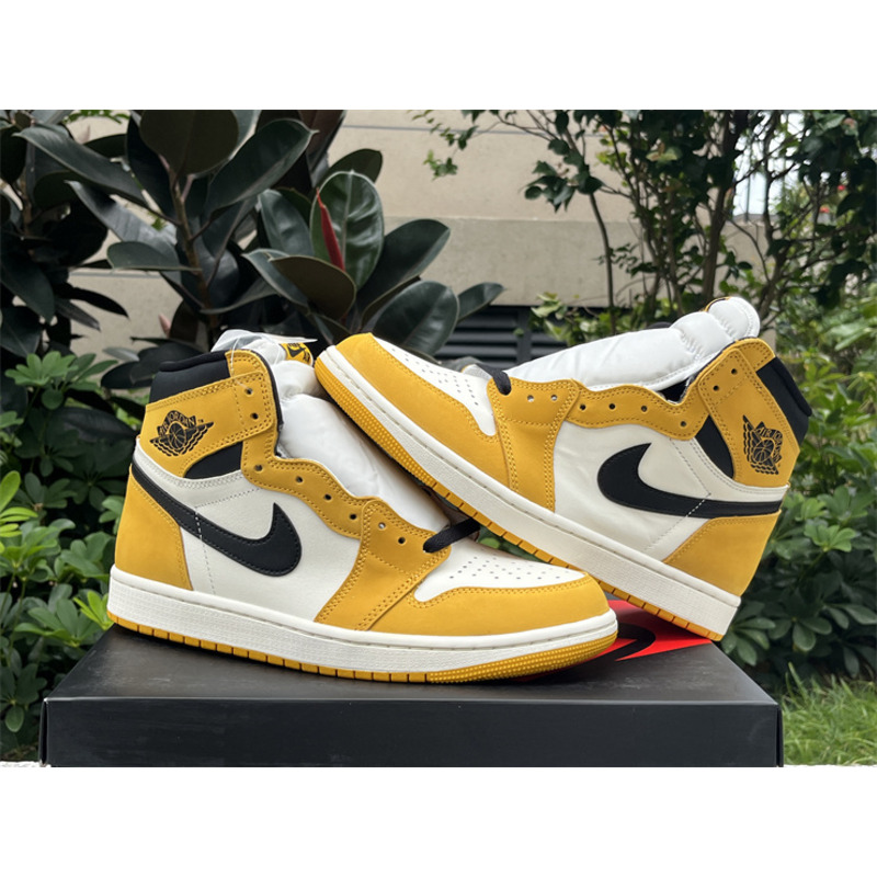 Air Jordan 1 High OG Yellow Ochre