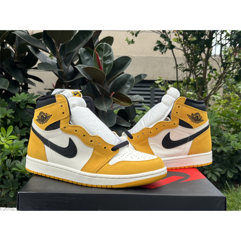 Air Jordan 1 High OG Yellow Ochre