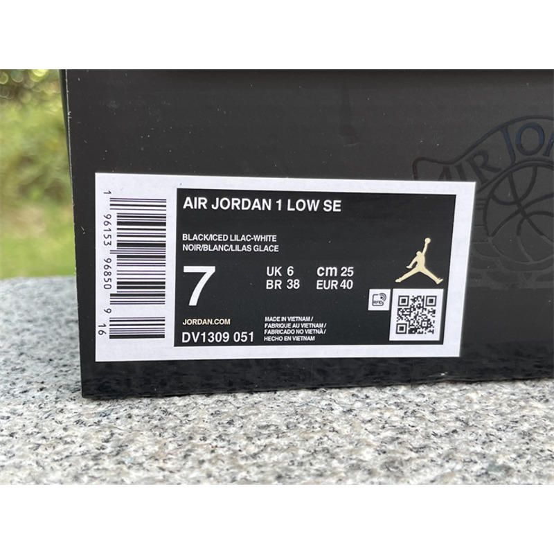 Jordan Air Jordan 1 Low Black And Pink