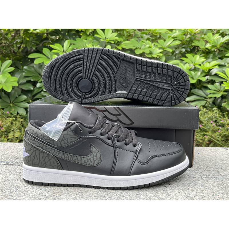 Air Jordan1 Low Se Men – Off Noir Sneakers Black-White