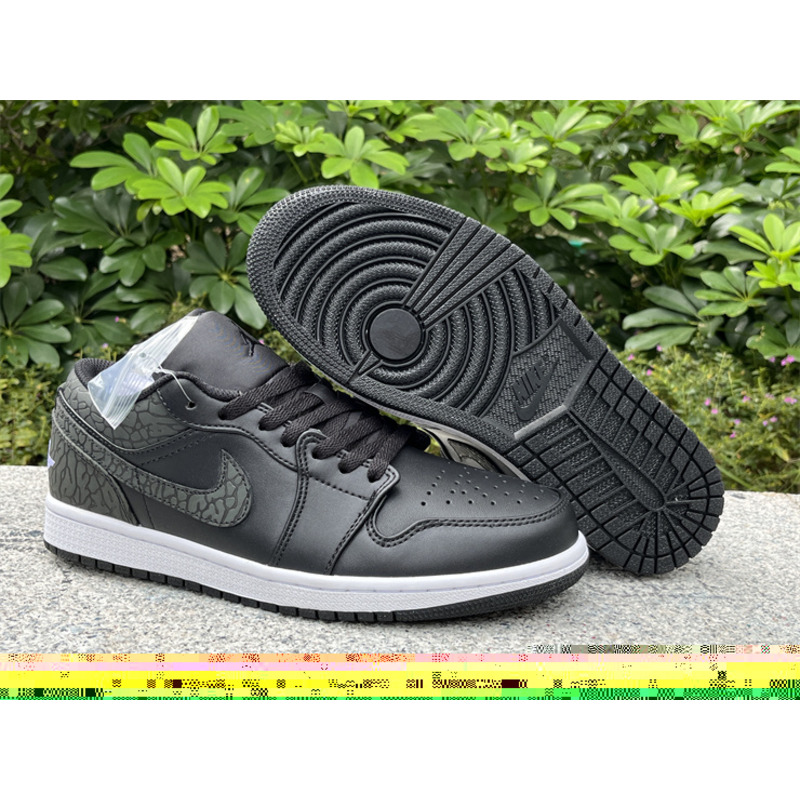 Air Jordan1 Low Se Men – Off Noir Sneakers Black-White