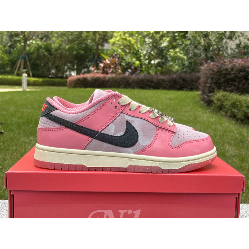 Nike Dunk Low “Barbie\" Sneaker Pink And Black