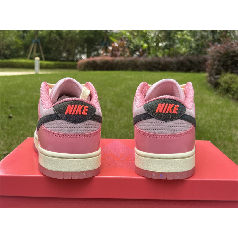 Nike Dunk Low “Barbie\" Sneaker Pink And Black