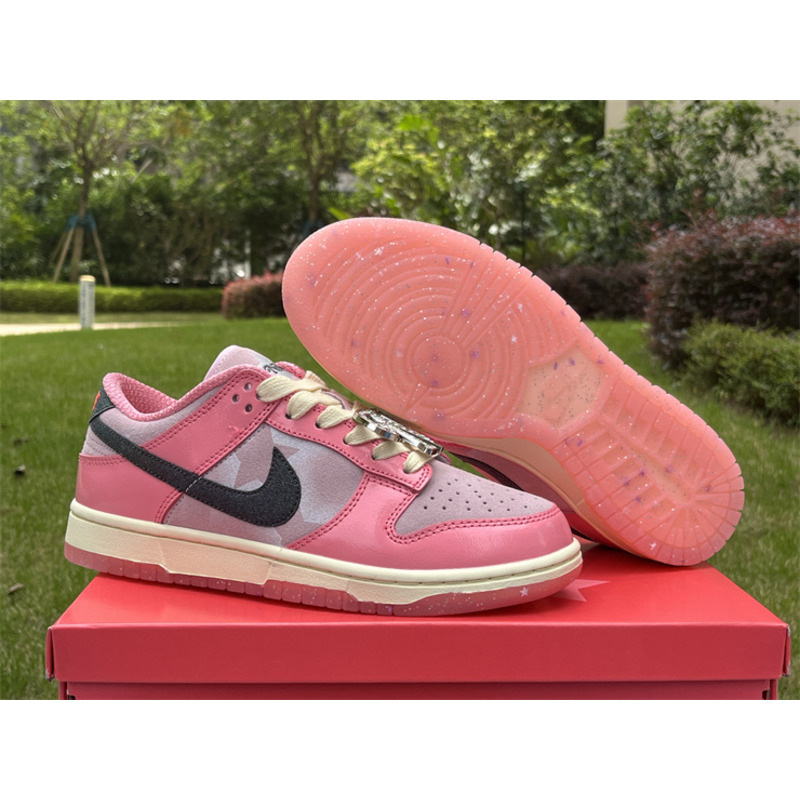 Nike Dunk Low “Barbie\" Sneaker Pink And Black