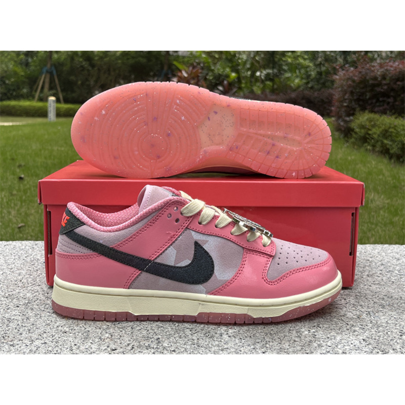 Nike Dunk Low “Barbie\" Sneaker Pink And Black