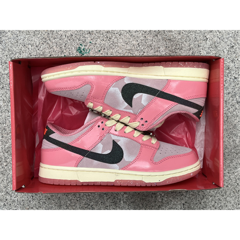 Nike Dunk Low “Barbie\