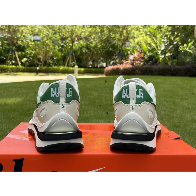 NikeSacai x VaporWaffle “Tour” Sneaker White And Green