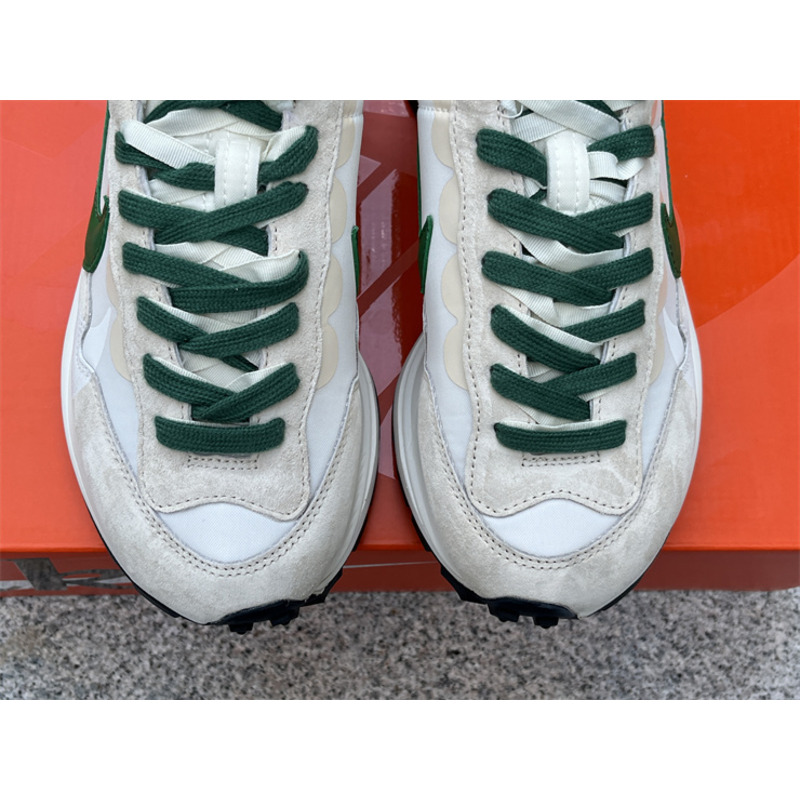 NikeSacai x VaporWaffle “Tour” Sneaker White And Green