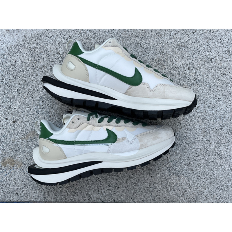 NikeSacai x VaporWaffle “Tour” Sneaker White And Green