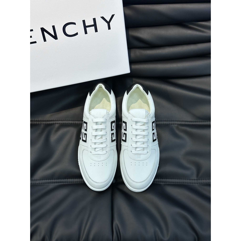 Givenchy G4 Low Top Sneakers Black And White