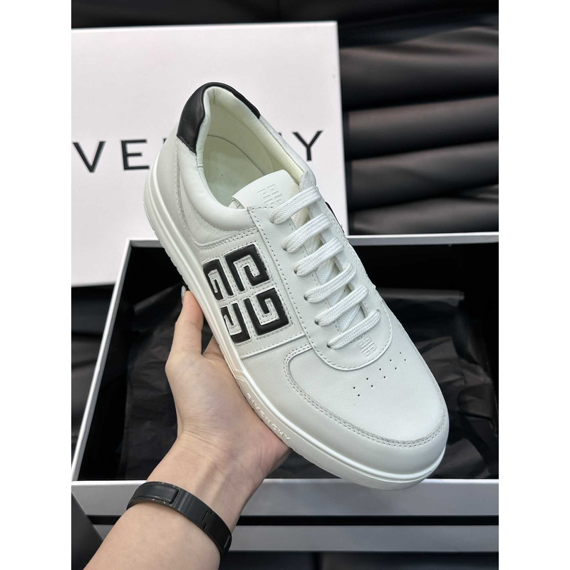 Givenchy G4 Low Top Sneakers Black And White