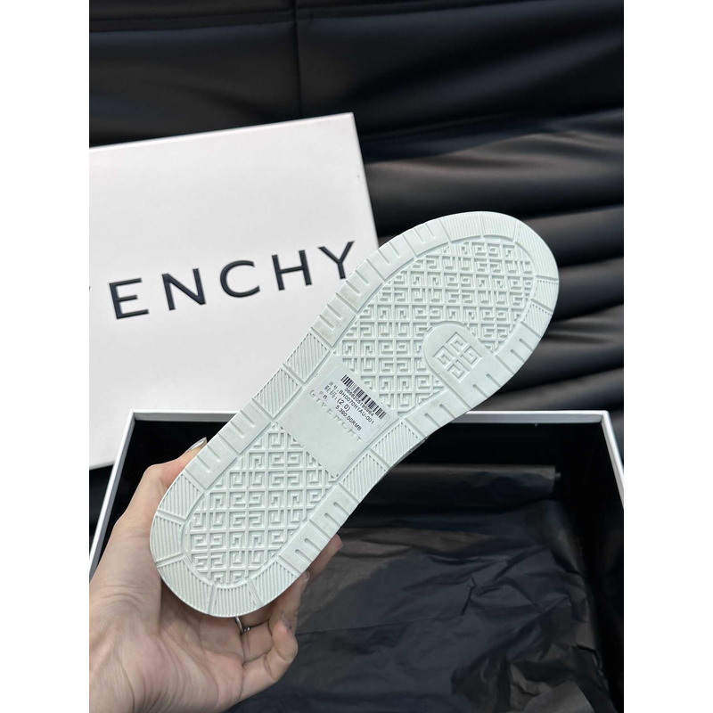 Givenchy G4 Low Top Sneakers White