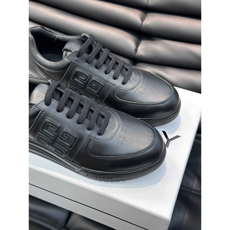 Givenchy G4 Low Top Sneakers Black