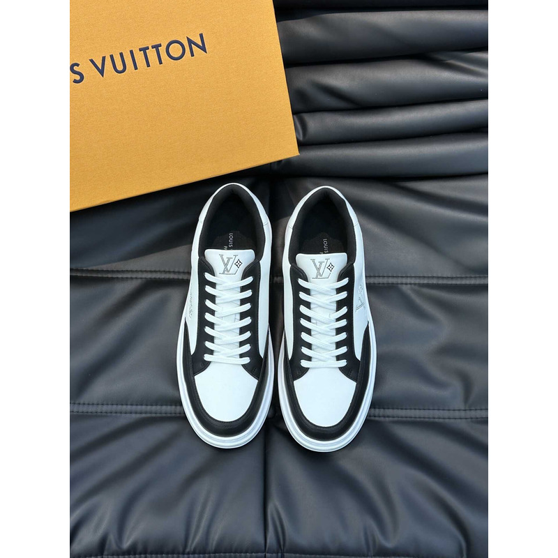 l**is V*t*n sneaker low black and white