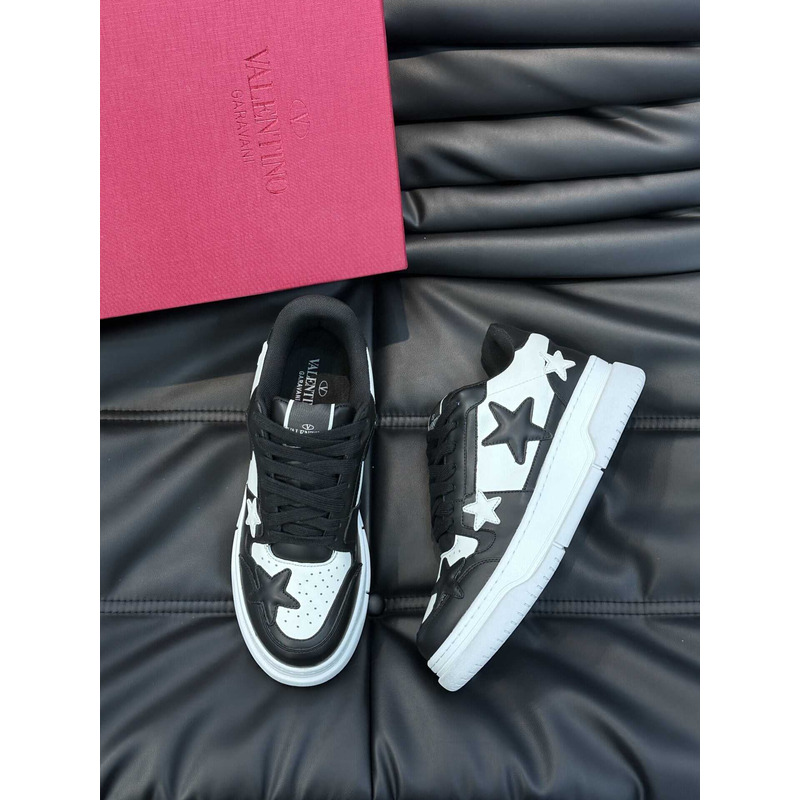 Valentino Colorblock Letter Graphic Lace-up Front Sneaker White And Balck