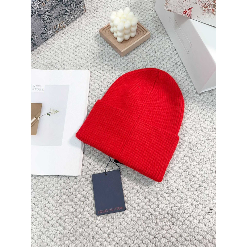 l**is V*t*n lv headline beanie red