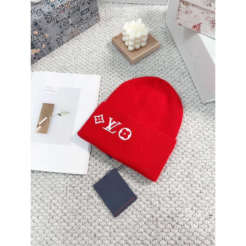 l**is V*t*n lv headline beanie red