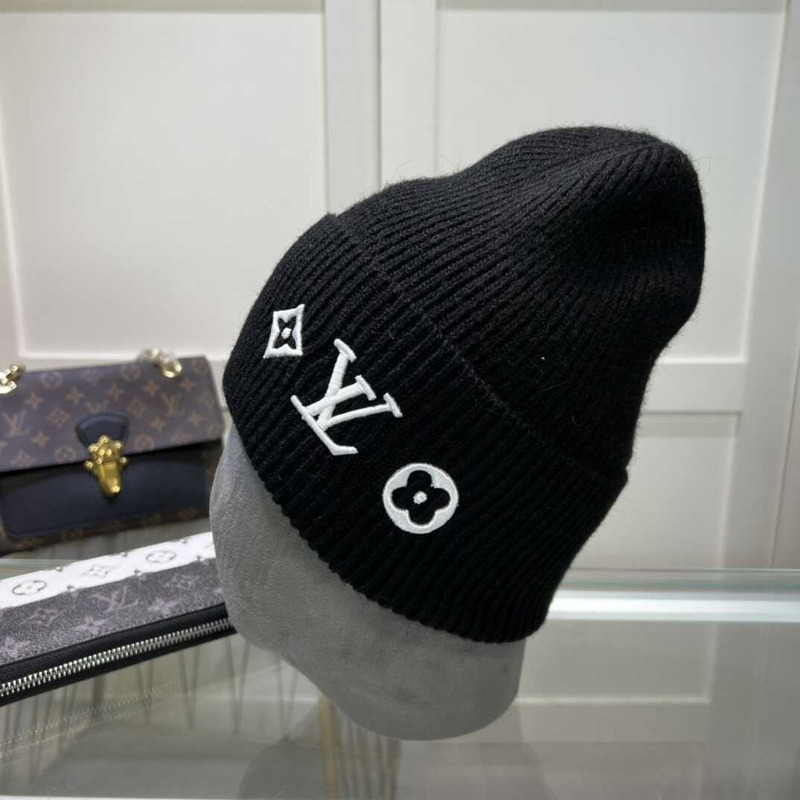 l**is V*t*n lv headline beanie black