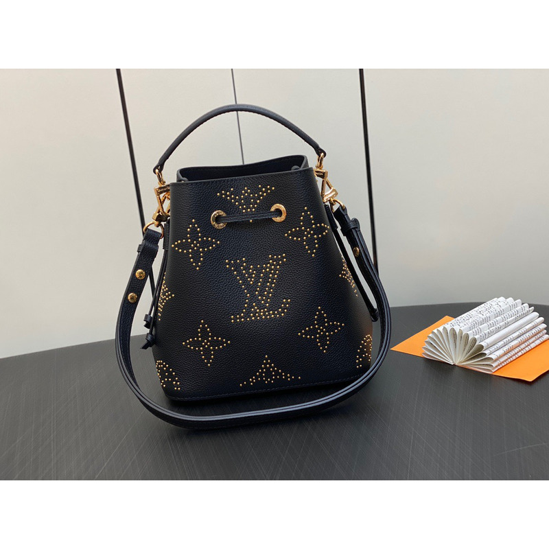 l**is V*t*n pico bella mahina calfskin black