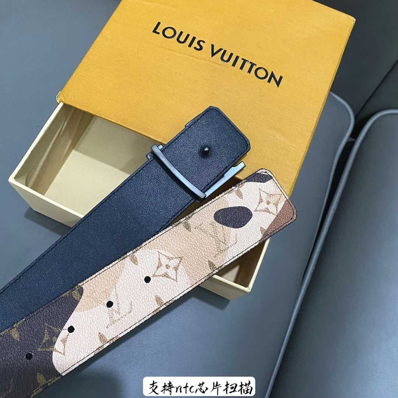 l**is V*t*n initiales 40mm reversible belt