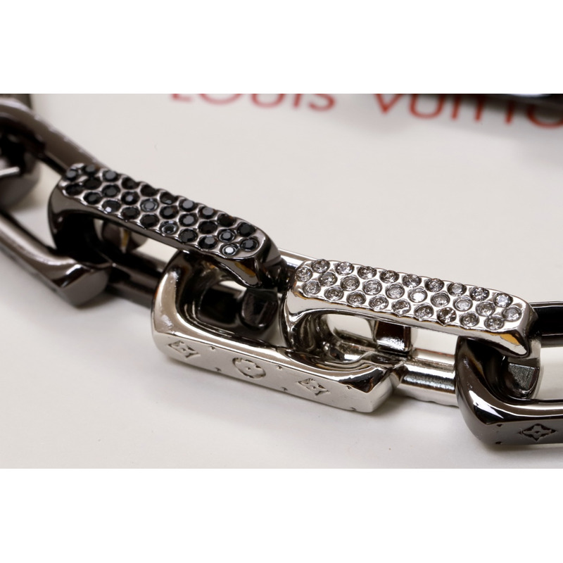 l**is V*t*n chain bracelt black and silver