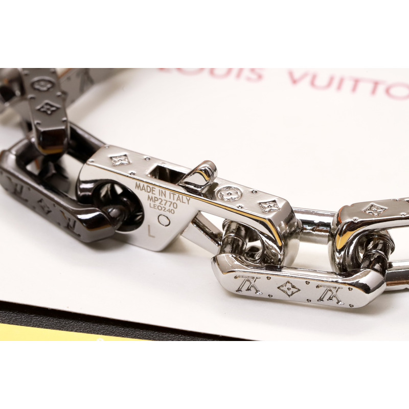 l**is V*t*n chain bracelt black and silver