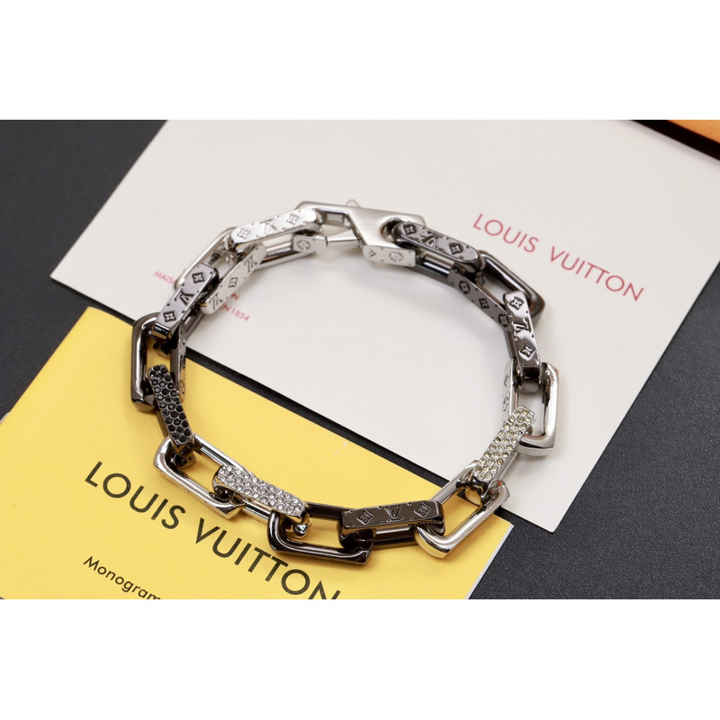 l**is V*t*n chain bracelt black and silver