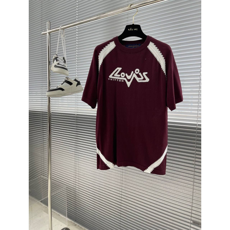 l**is V*t*n logo t-shirt burgundy