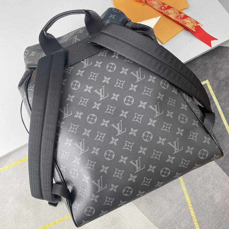 l**is V*t*n montsouris backpack black