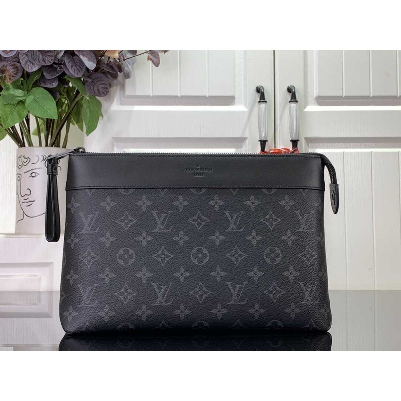 l**is V*t*n pouch monogram canvas black