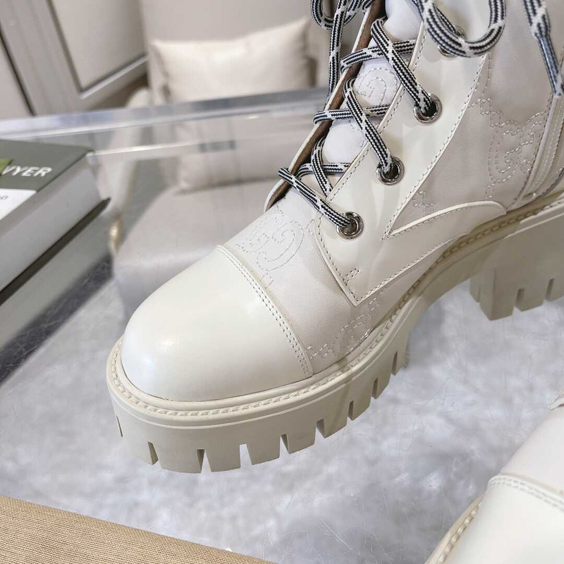 G*u*i gg quilted lace-up ankle boots leather white