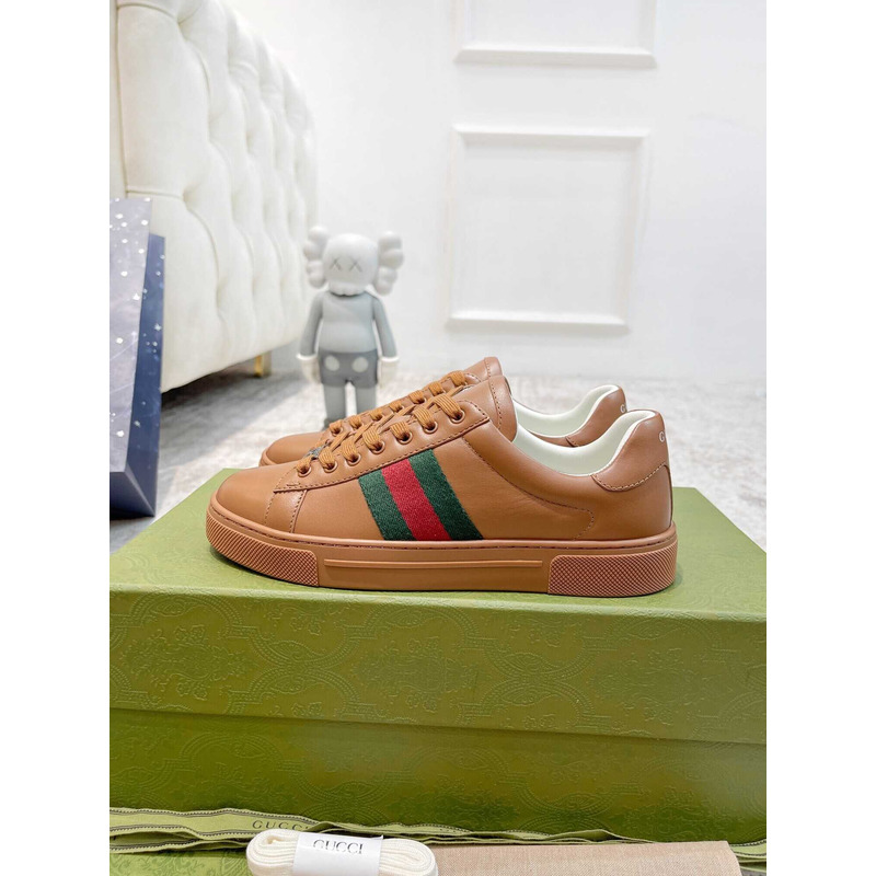 G*u*i ace sneaker with green and red web brown