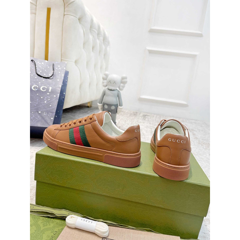 G*u*i ace sneaker with green and red web brown