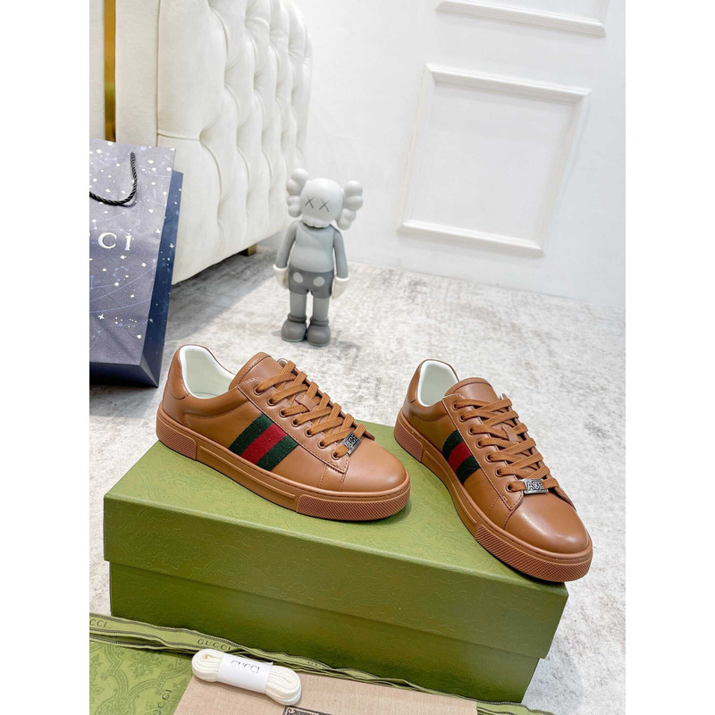 G*u*i ace sneaker with green and red web brown