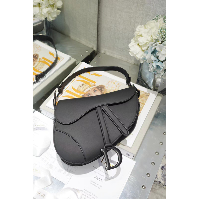 D*or saddle bag with strap calfskin ultramatte black