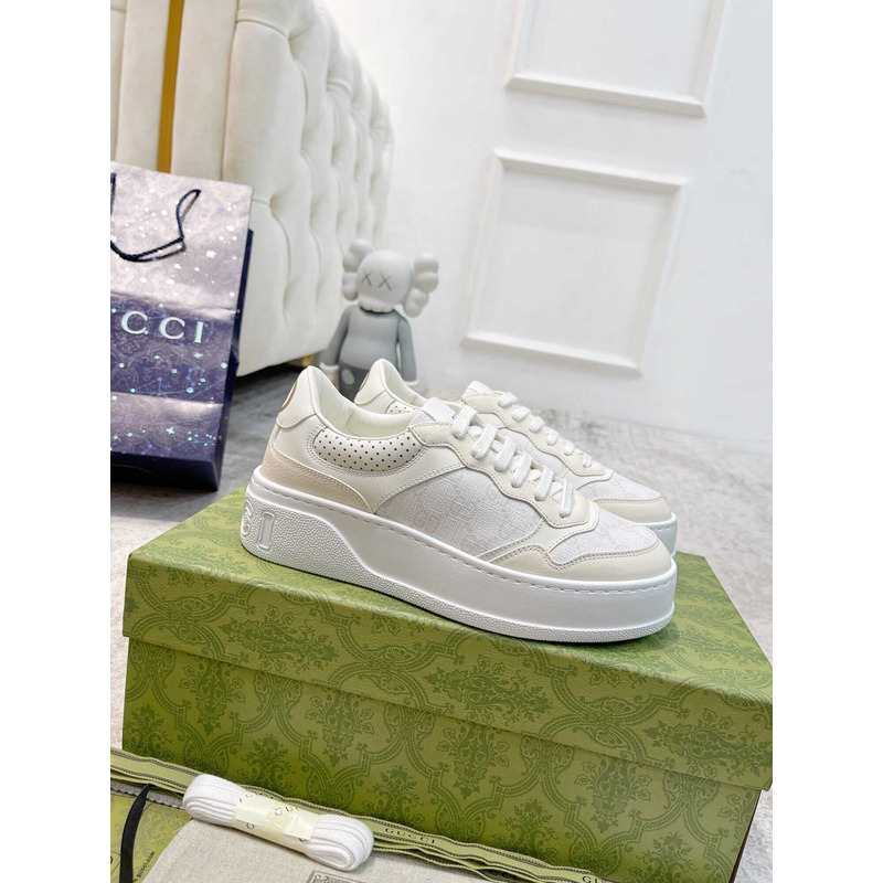 G*u*i damensneaker mit gg weißer und grauer gg sup*e-canvas