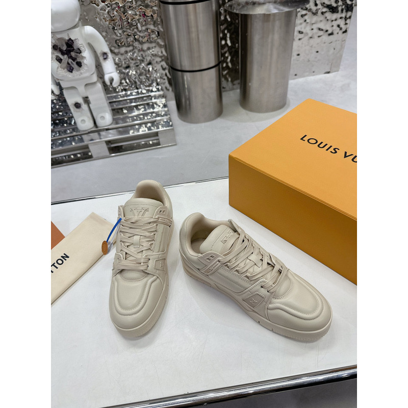 l**is V*t*n lv trainer sneaker