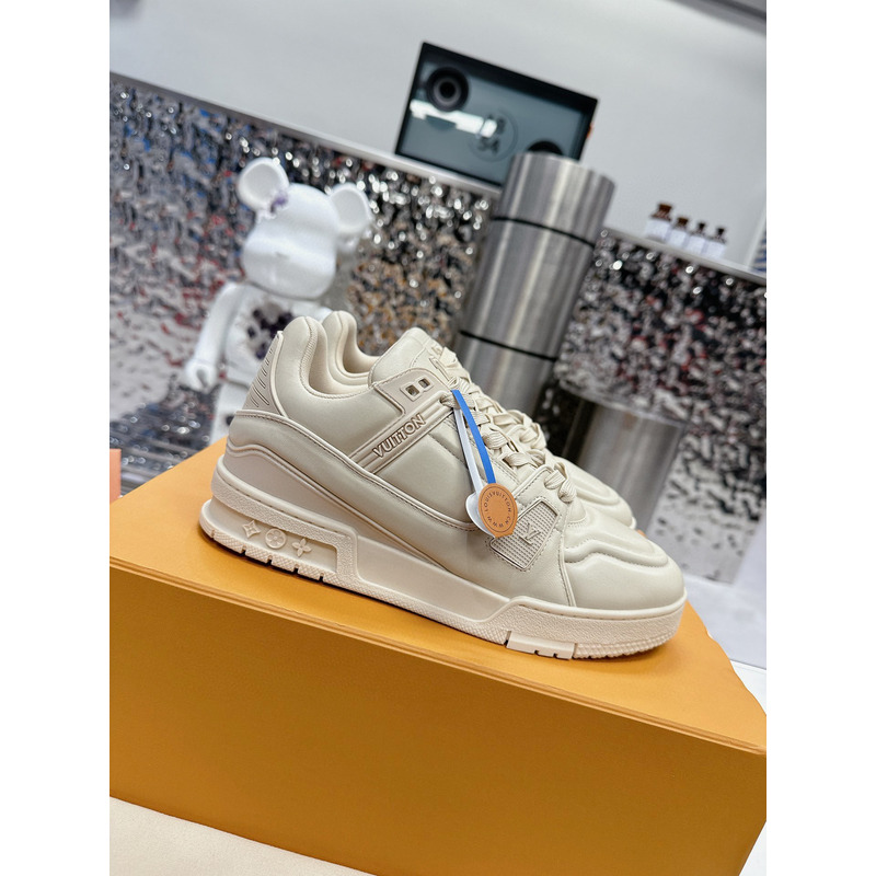 l**is V*t*n lv trainer sneaker