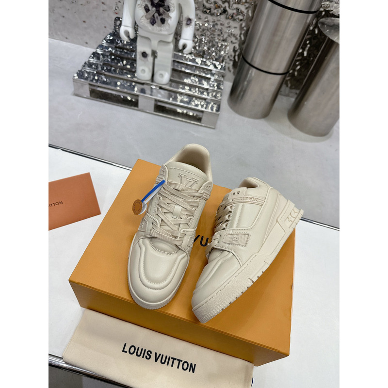 l**is V*t*n lv trainer sneaker