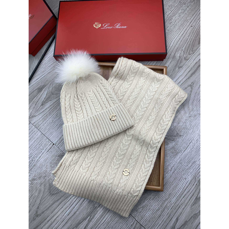 Loro piana Wool Pom And Scarf Off White