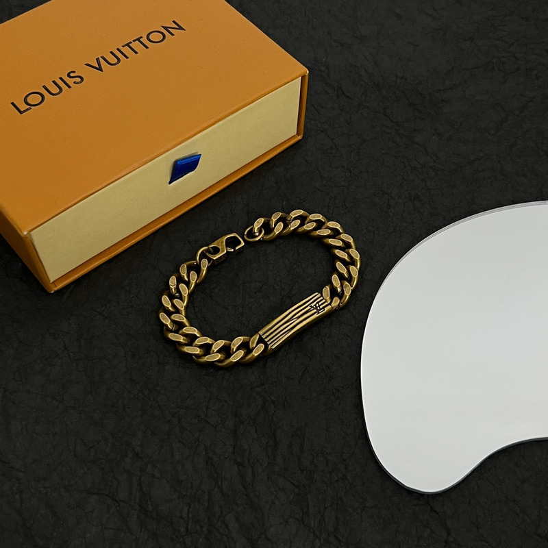 l**is V*t*n epi bracelet gold