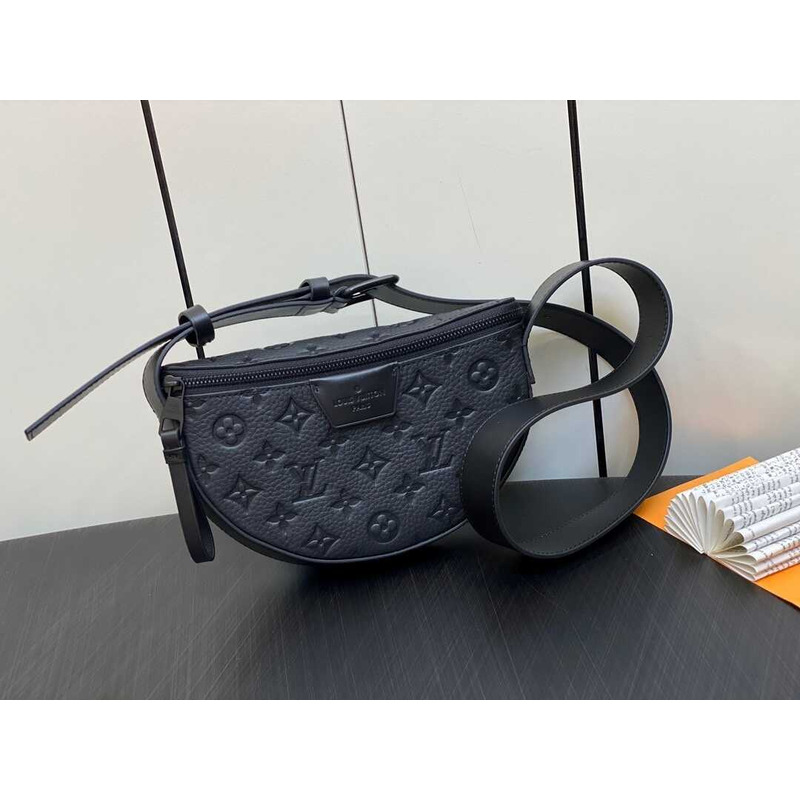 l**is V*t*n moon crossbody monagram black