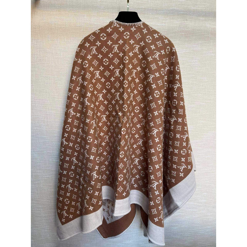 l**is V*t*n monogram scarf camel